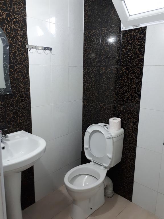 מלון קבריאטי Rezo'S House מראה חיצוני תמונה